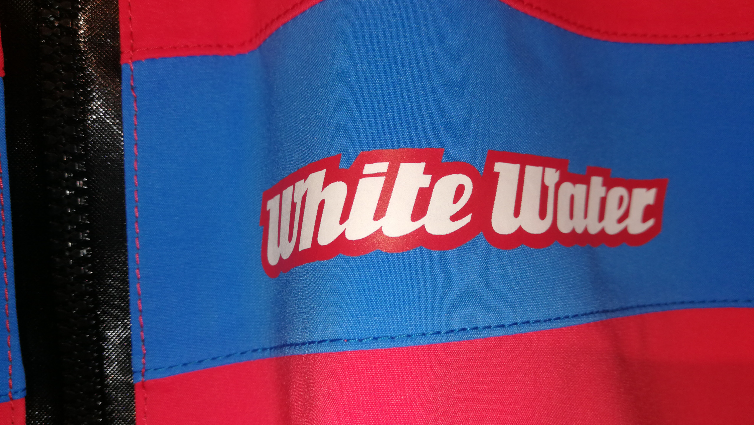 Neue Trockenanzüge von White Water