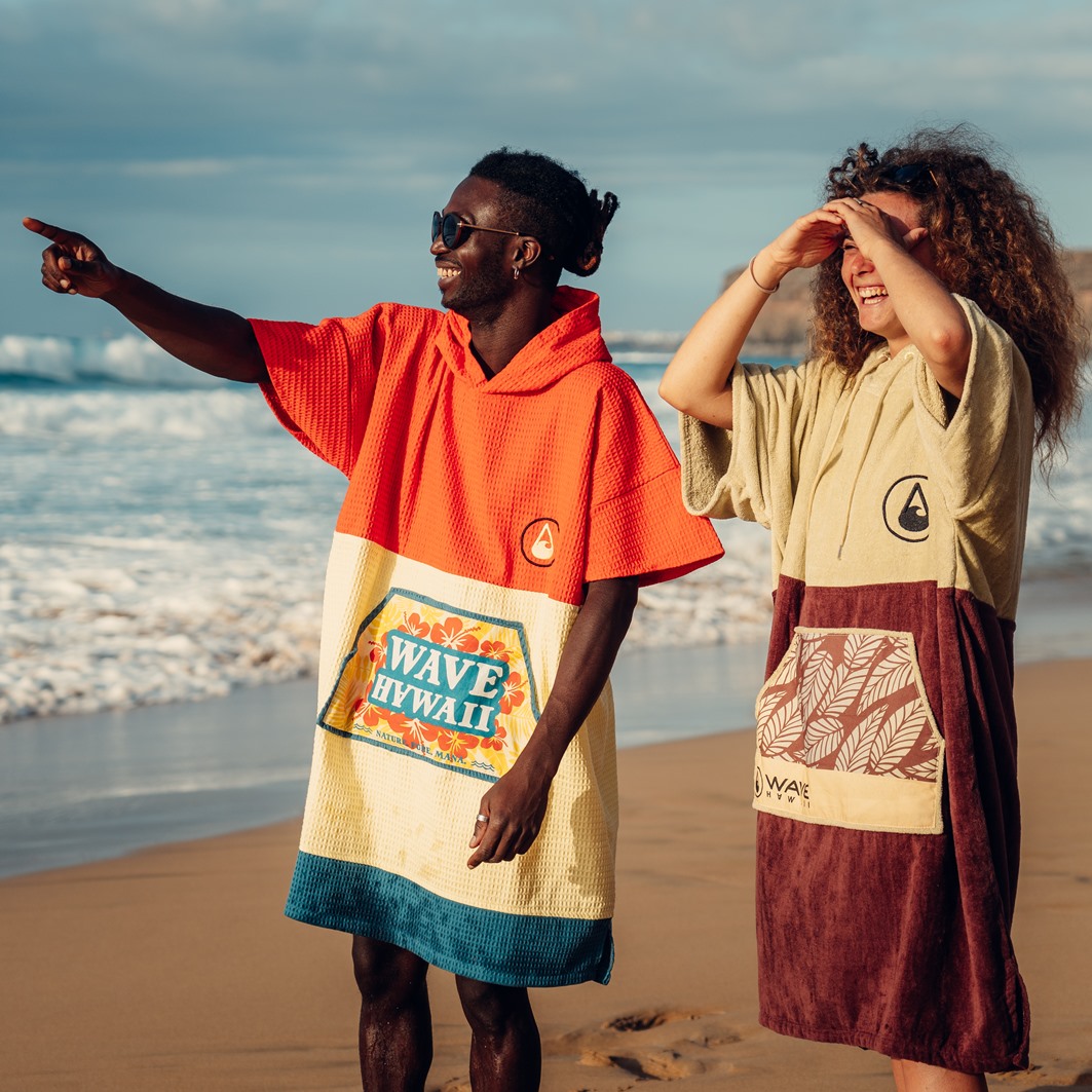 wave_hawaii_ponchos_ 2k.JPG