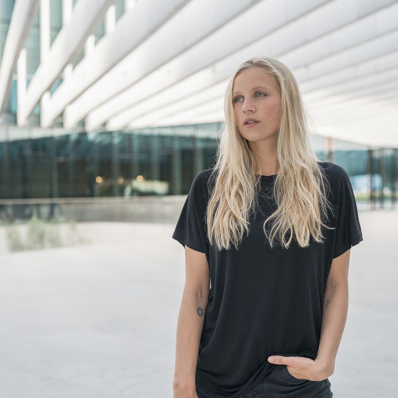 bleed clothing 18811f 365 T-Shirt TENCEL Damen Schwarz Emotion 01_800x800.jpg