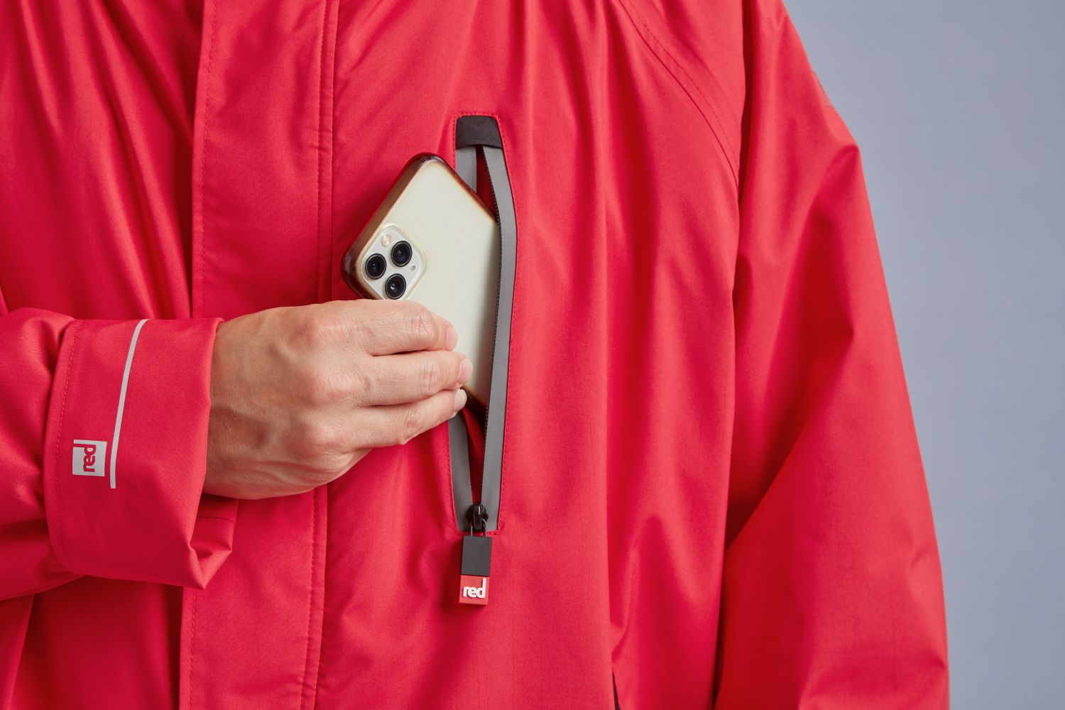 7 Pro_Change_Robe_Siren_Red_M_Detail_07.jpg