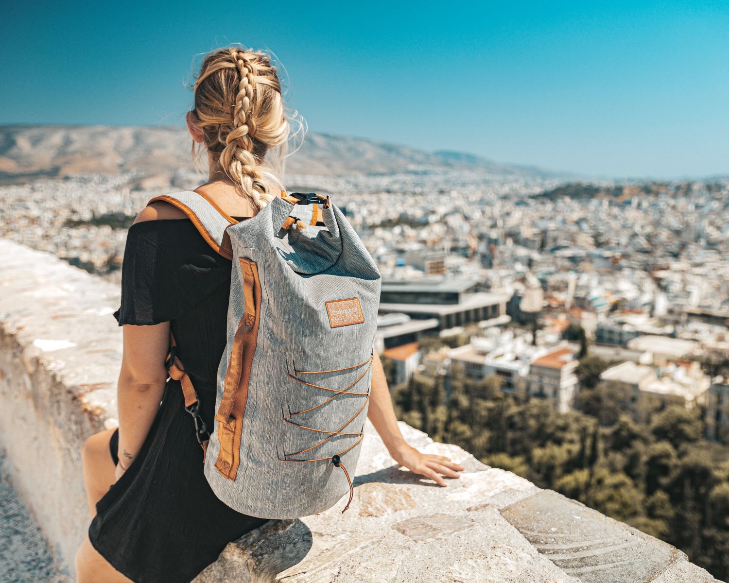 20ZPST20TPU-SMART TUBE 20L_ambiance 1_Grey Camel-red.jpg