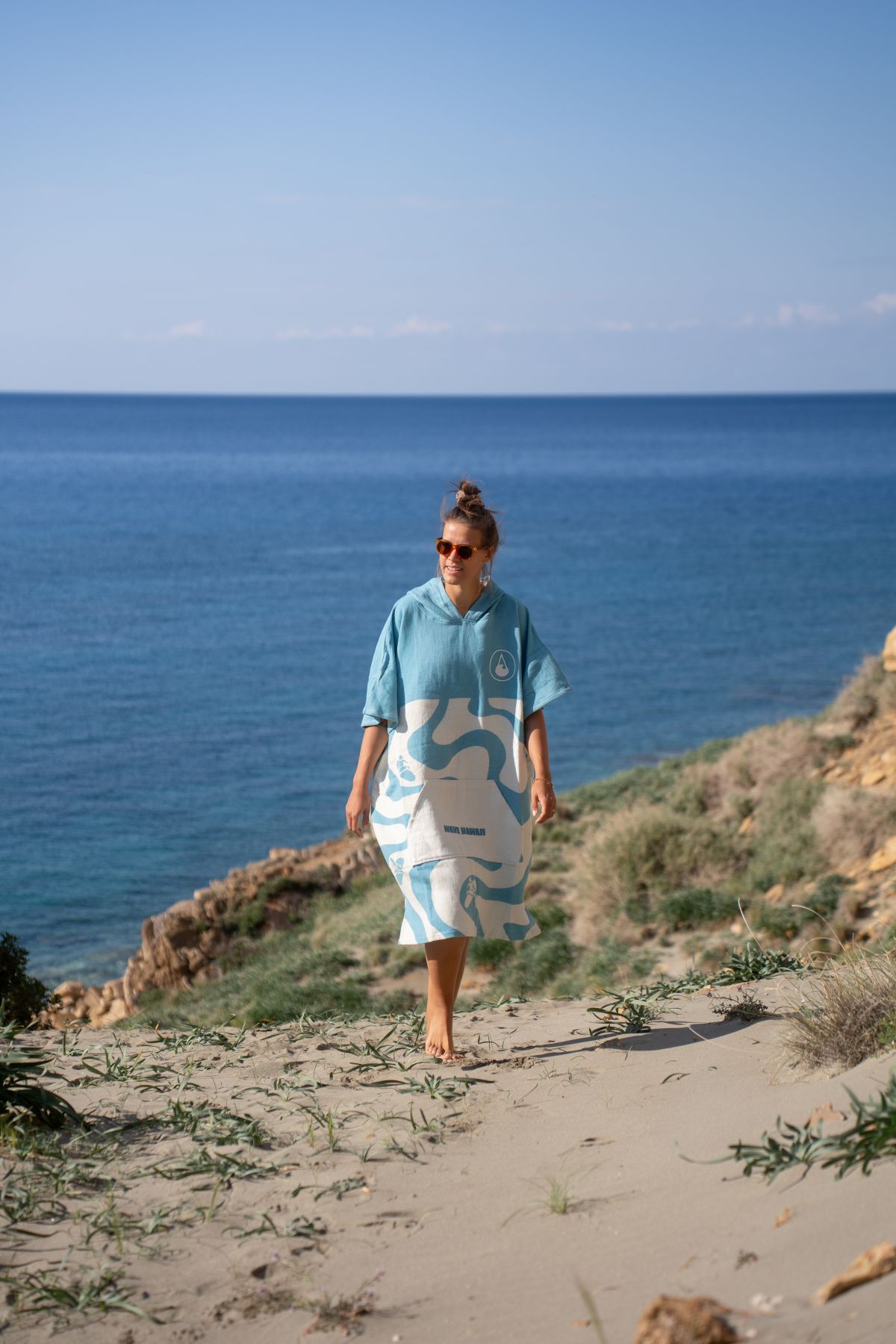 1_WAVE HAWAII NatureLite Poncho Swirls.jpg