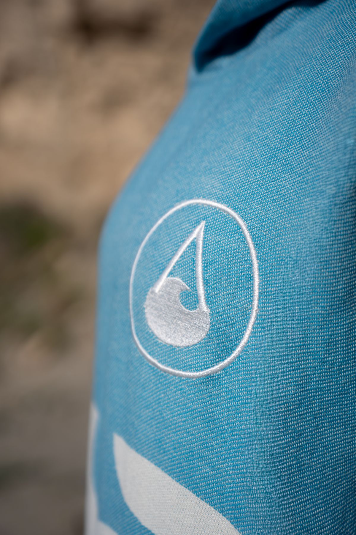 3_WAVE HAWAII NatureLite Poncho Swirls.jpg