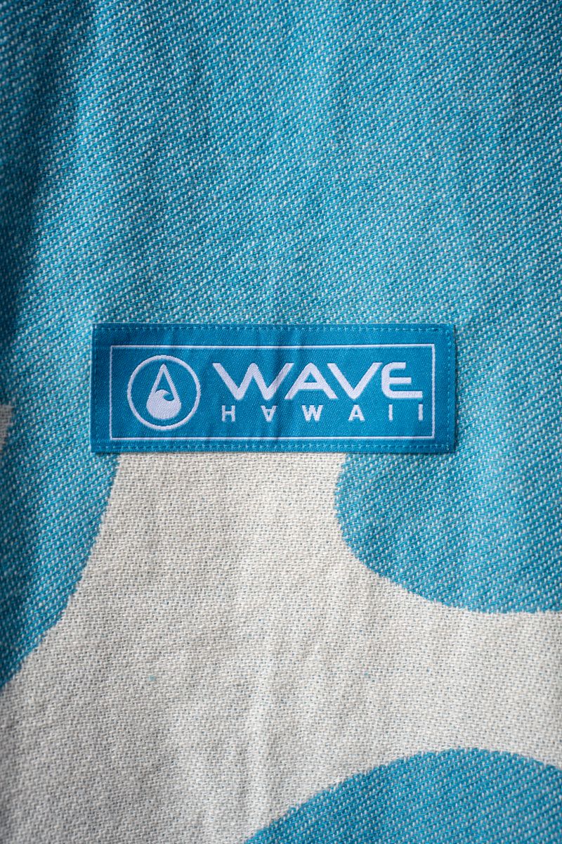 4_WAVE HAWAII NatureLite Poncho Swirls.jpg