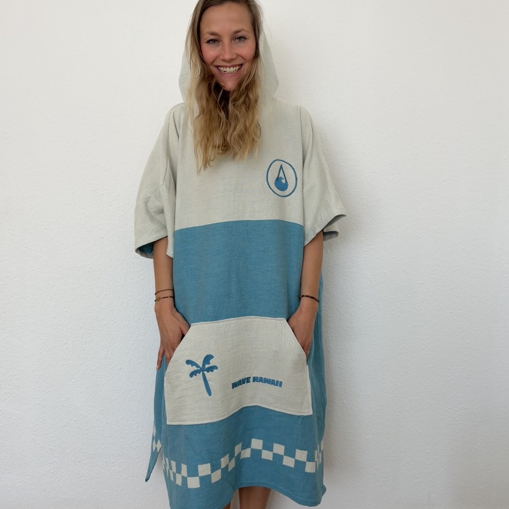 2_WAVE HAWAII NatureLite Poncho Checkboard Jo 603.jpg