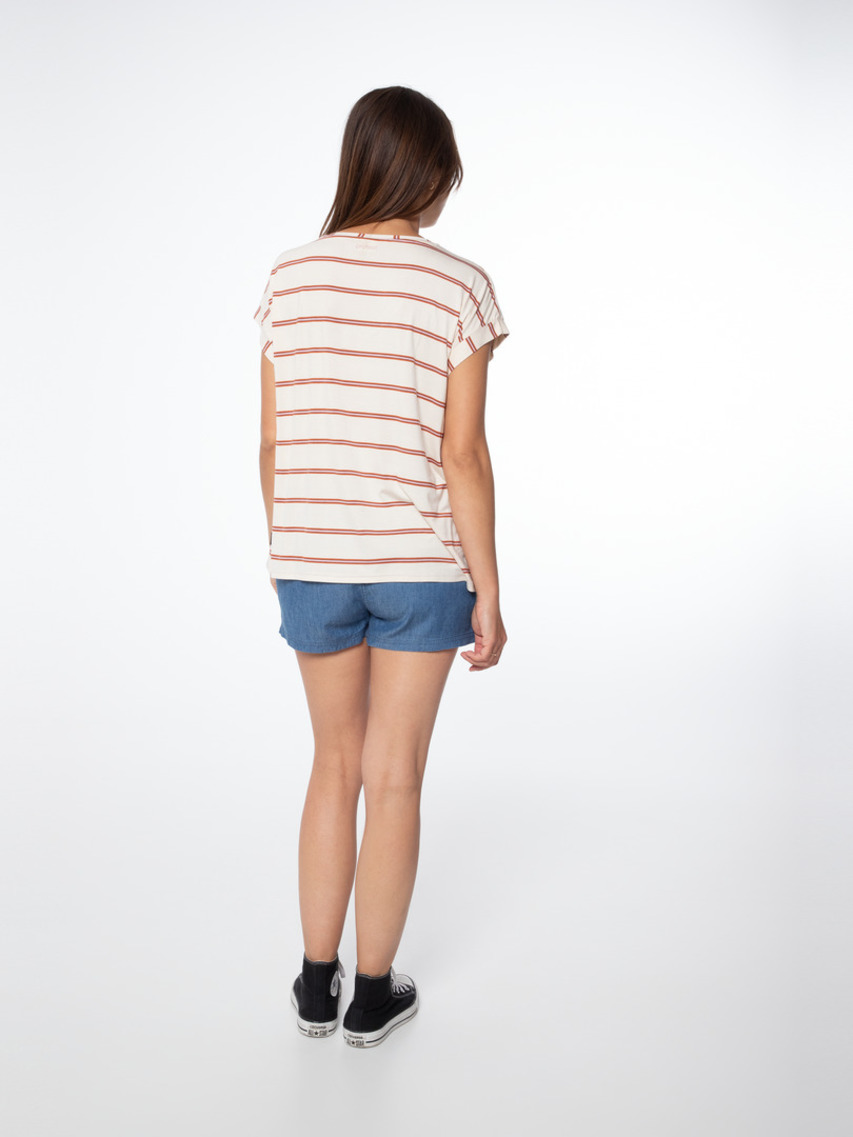 1610621_101_model_back-full_01_web
