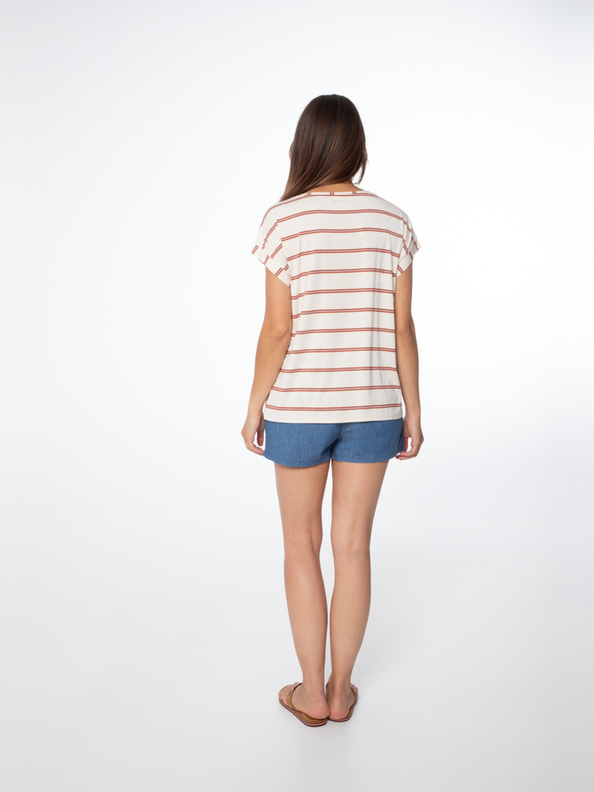 1610621_101_model_back-full_02_web